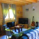 Hébergement de vacances Le Bordarriben Sauna&spa 4 étoiles *